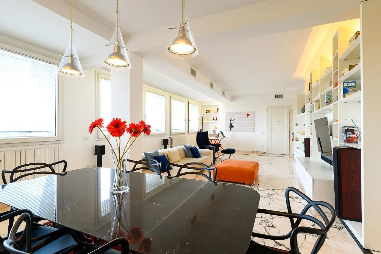 Appartement Peaceful Penthouse With Garage By Ndp Rent à Rome